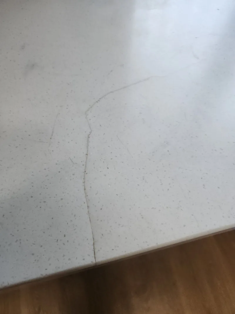 상판이 갈라졌다면 교체 없이 복원